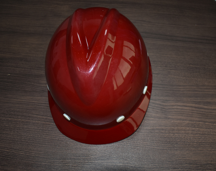 玻璃鋼安全帽廠家教你安全帽的合格標(biāo)準(zhǔn)。